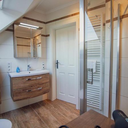 Up Besoeoek - Rapsbluete Mit Infrarotsauna Krummhoern Ngoại thất bức ảnh
